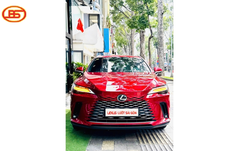 Siêu phẩm RX350 đỏ premium 2023 với odo 31.000km