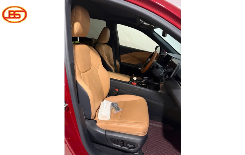Siêu phẩm RX350 đỏ premium 2023 với odo 31.000km