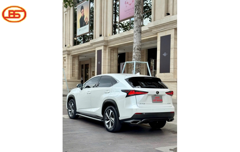 Siêu phẩm NX300 2019 95.000km xe đẹp không khác RX350