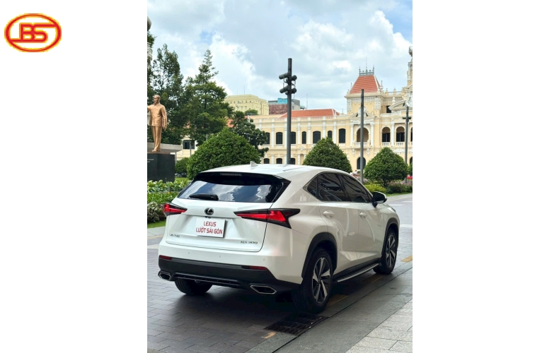 Siêu phẩm NX300 2019 95.000km xe đẹp không khác RX350