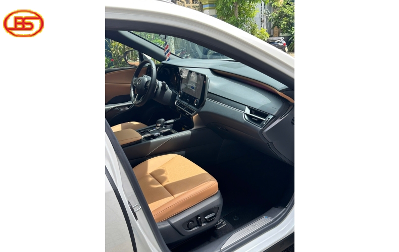 Siêu phẩm RX350H 2025 lướt chỉ 4.400km 