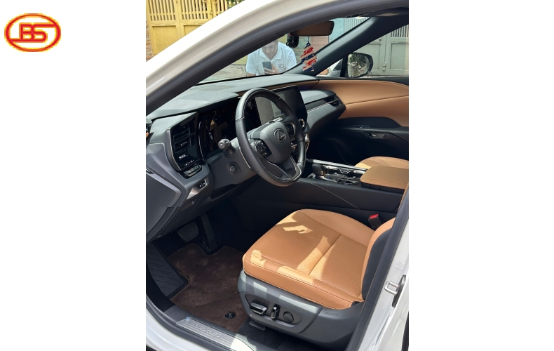 Siêu phẩm RX350H 2025 lướt chỉ 4.400km 