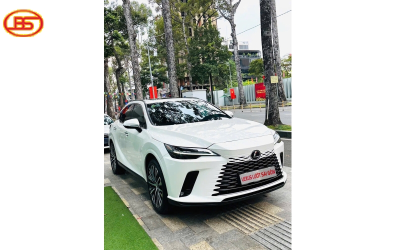 Siêu phẩm RX350H 2025 lướt chỉ 4.400km 