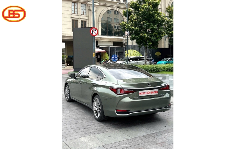 Lexus ES250 2025 SUNLIGHT GREEN với odo 12.000km quá đẹp
