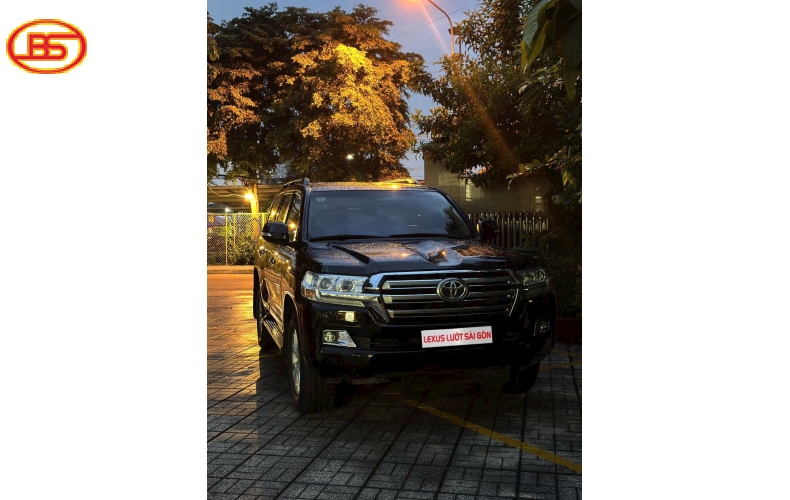 TOYOTA LAND CRUISER LC200 4.6 VX 2016 với odo 215.000km