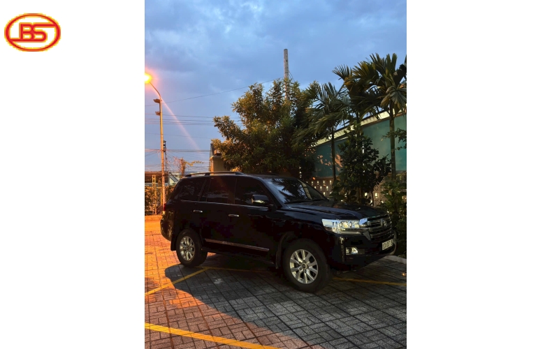 TOYOTA LAND CRUISER LC200 4.6 VX 2016 với odo 215.000km