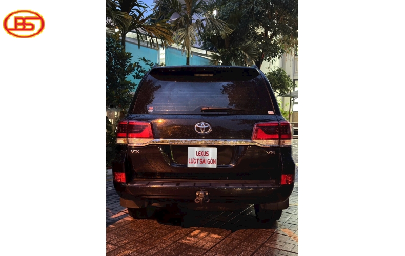 TOYOTA LAND CRUISER LC200 4.6 VX 2016 với odo 215.000km