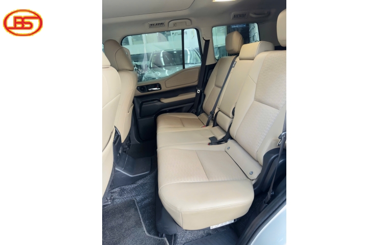 SIÊU PHẨM TOYOTA LAND CRUISER LC250 2025 với odo 35.000km