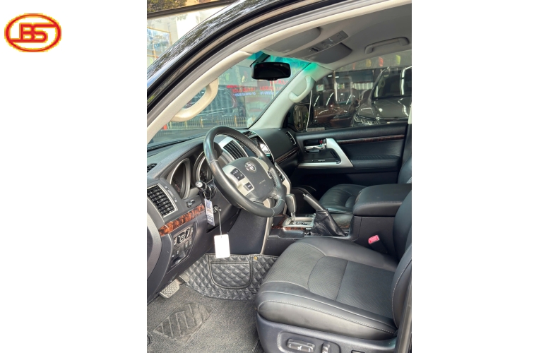 Toyota Land Cruiser 2015 với odo 121.000kmxe quá đẹp