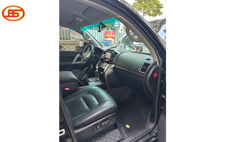 Toyota Land Cruiser 2015 với odo 121.000kmxe quá đẹp