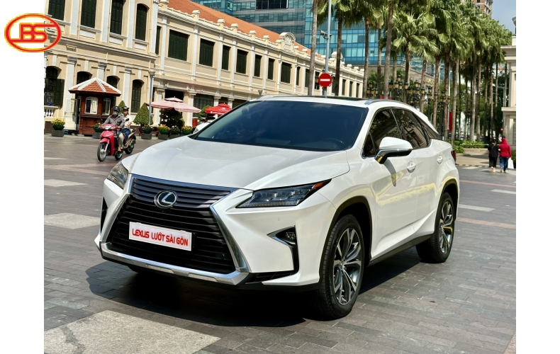 RX 350 ( sản xuất 2018) siêu lướt 37 ngàn km, sơn còn zin 99%