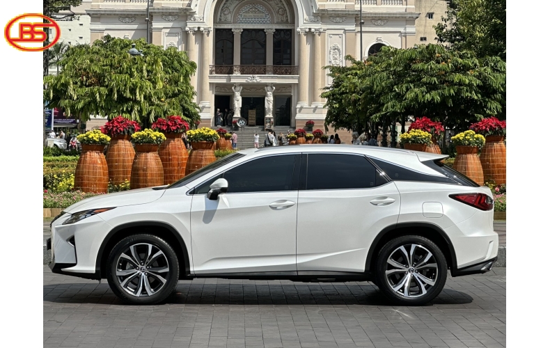 RX 350 ( sản xuất 2018) siêu lướt 37 ngàn km, sơn còn zin 99%